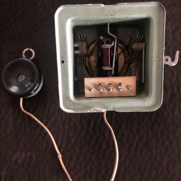 “Vintage”Wall Telephone Box Bells Speakers/handset - Picture 5 of 5